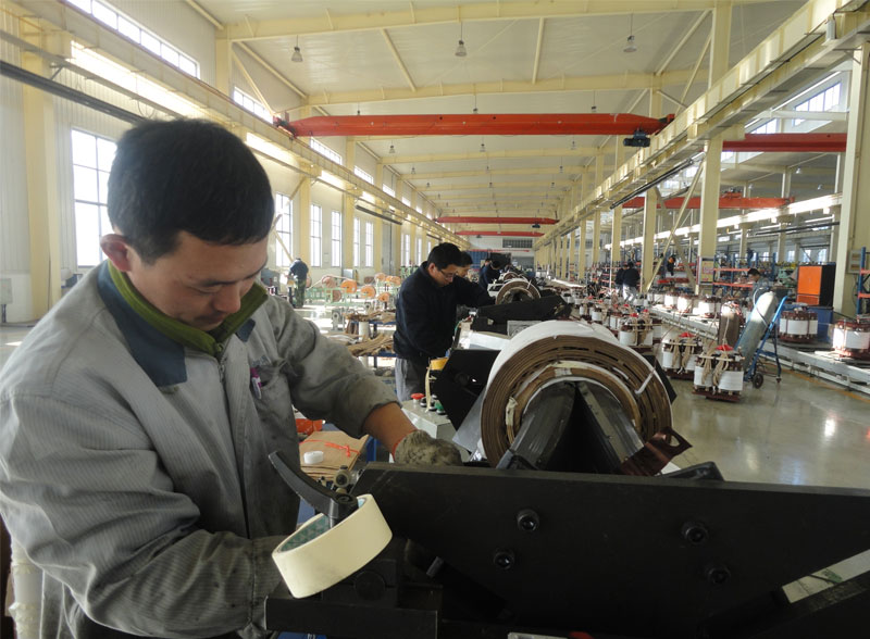 競技生產兩不誤，熱火朝天趕工期